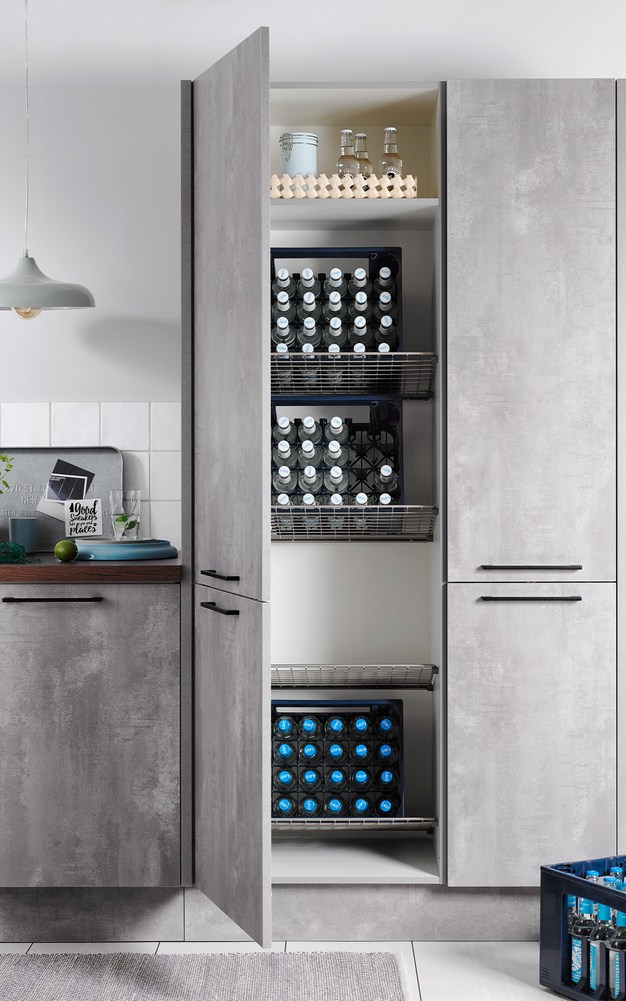 Häcker tall cabinet for beverage crates